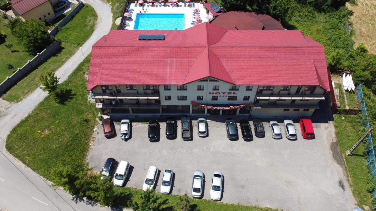 Hostel Restaurant Ciuperca Hunedoara Zewnętrze zdjęcie